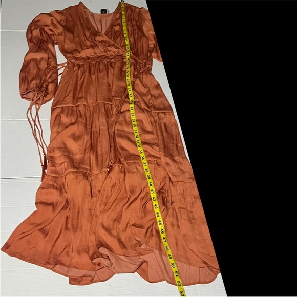 Elie Tahari Lantern Midi Dress - Picture 11 of 13